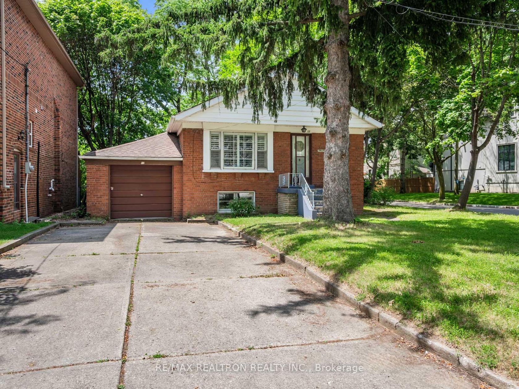 12 Graymar Avenue, Clanton Park, Toronto 