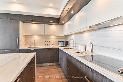 Photo 13 at 2707 - 30 Inn On The Park Drive, Don Mills, Toronto