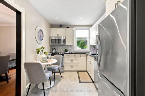 Photo 5 at 44 Mclaughlin Boulevard, O'Neill, Oshawa