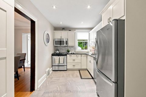 Photo 7 at 44 Mclaughlin Boulevard, O'Neill, Oshawa