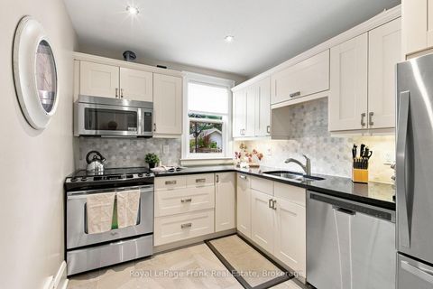 Photo 9 at 44 Mclaughlin Boulevard, O'Neill, Oshawa
