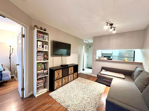 Photo 4 at 512 - 222 The Esplanade, Waterfront Communities C8, Toronto