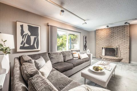 Photo 15 at 25 Gossamer Avenue, Newtonbrook East, Toronto