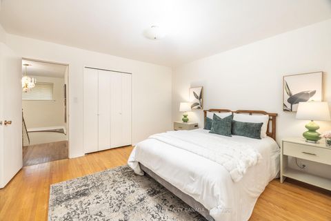 Photo 20 at 25 Gossamer Avenue, Newtonbrook East, Toronto