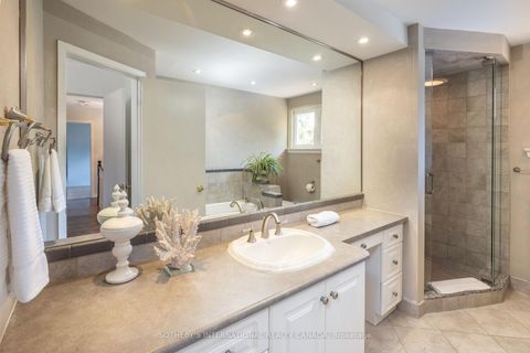 Photo 24 at 25 Gossamer Avenue, Newtonbrook East, Toronto