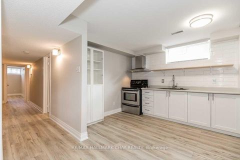 Photo 15 at 3 Buchanan Street, Grove East, Barrie