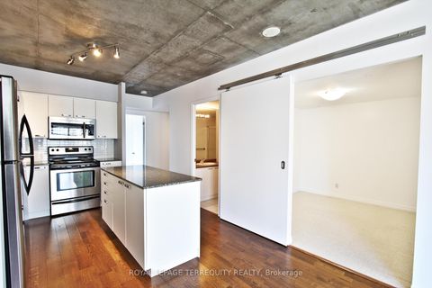 Photo 10 at 708 - 22 Wellesley Street E, Yonge Corridor, Toronto