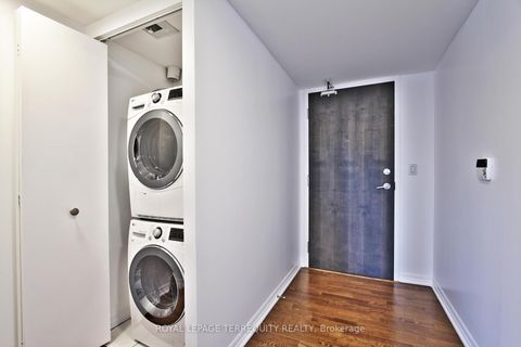 Photo 21 at 708 - 22 Wellesley Street E, Yonge Corridor, Toronto