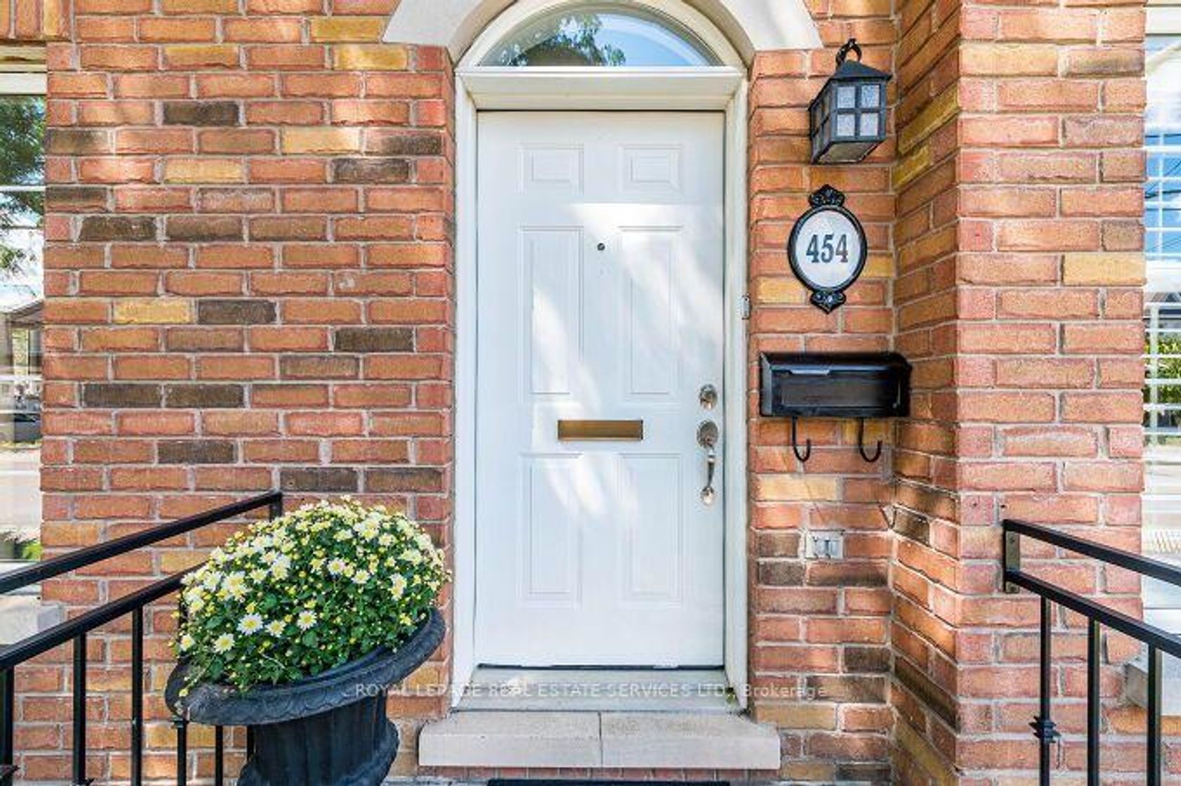 454 St Johns Road, Bloor West Village, Toronto 