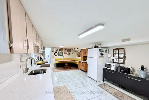 Photo 5 at 231 Rosemount Avenue, Davenport, Toronto