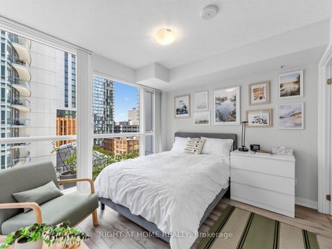 Photo 11 at 1210 - 295 Adelaide Street W, Waterfront Communities C1, Toronto