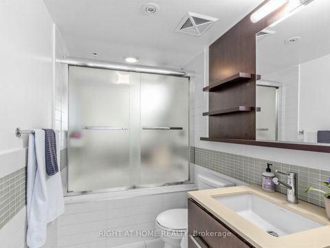 Photo 13 at 1210 - 295 Adelaide Street W, Waterfront Communities C1, Toronto