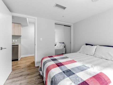 Photo 16 at 1210 - 295 Adelaide Street W, Waterfront Communities C1, Toronto