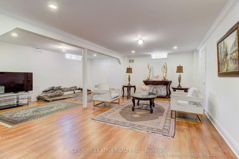 Photo 1 at 176 Laurentian Boulevard, Rural Vaughan, Vaughan