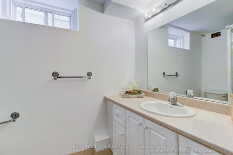 Photo 2 at 176 Laurentian Boulevard, Rural Vaughan, Vaughan