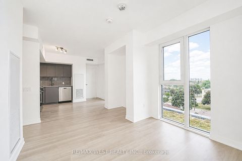 Photo 4 at 721 - 500 Wilson Avenue, Clanton Park, Toronto
