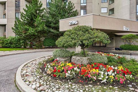 Photo 4 at A12 - 296 Mill Road, Markland Wood, Toronto