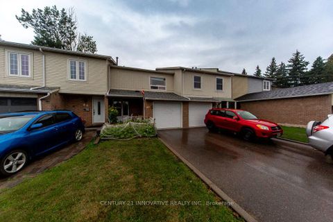 Photo 2 at 48 Dunthorne Court, Malvern, Toronto