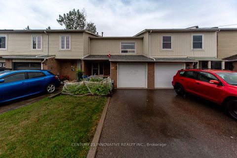 Photo 3 at 48 Dunthorne Court, Malvern, Toronto