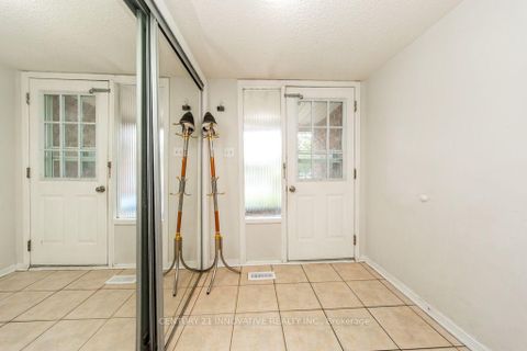 Photo 5 at 48 Dunthorne Court, Malvern, Toronto