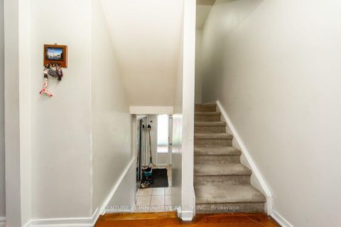 Photo 7 at 48 Dunthorne Court, Malvern, Toronto