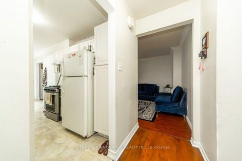 Photo 9 at 48 Dunthorne Court, Malvern, Toronto