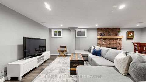 Photo 32 at 15 Marsh Street, North Richvale, Richmond Hill