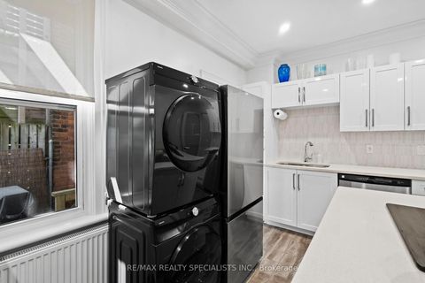Photo 11 at 73 Elm Grove Avenue, South Parkdale, Toronto