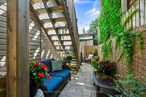 Photo 12 at 73 Elm Grove Avenue, South Parkdale, Toronto
