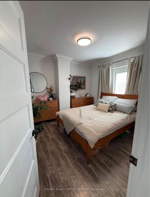 Photo 28 at 73 Elm Grove Avenue, South Parkdale, Toronto