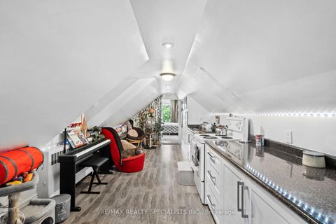 Photo 31 at 73 Elm Grove Avenue, South Parkdale, Toronto