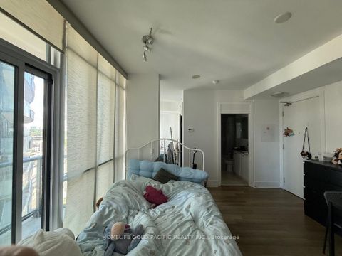 Photo 4 at 1701 - 32 Davenport Road, Annex, Toronto