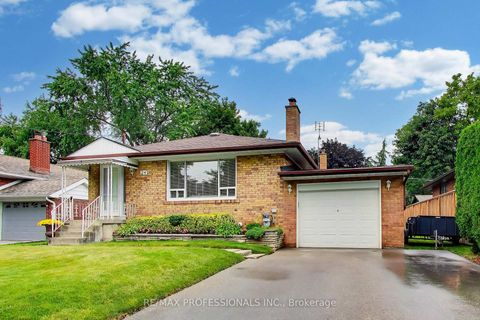Photo 0 at 24 Beaverbrook Avenue, Rosethorn, Toronto