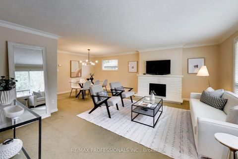 Photo 4 at 24 Beaverbrook Avenue, Rosethorn, Toronto