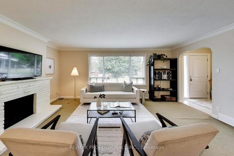 Photo 6 at 24 Beaverbrook Avenue, Rosethorn, Toronto