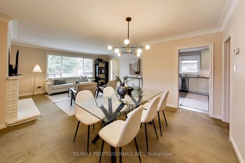 Photo 10 at 24 Beaverbrook Avenue, Rosethorn, Toronto