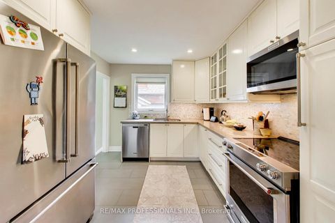 Photo 11 at 24 Beaverbrook Avenue, Rosethorn, Toronto