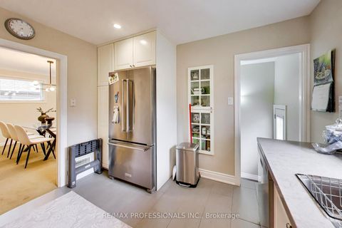 Photo 12 at 24 Beaverbrook Avenue, Rosethorn, Toronto