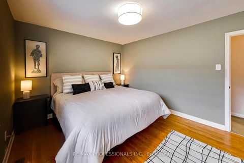 Photo 14 at 24 Beaverbrook Avenue, Rosethorn, Toronto