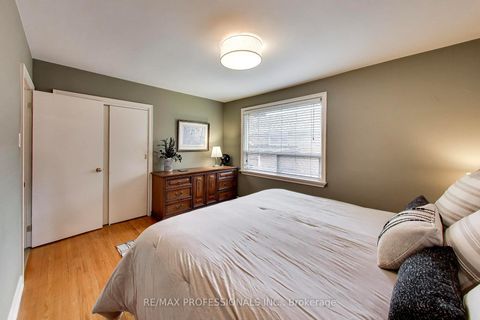 Photo 15 at 24 Beaverbrook Avenue, Rosethorn, Toronto
