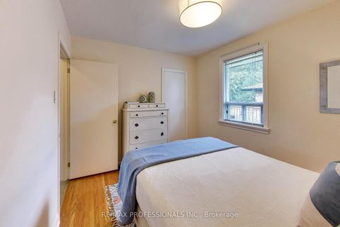 Photo 17 at 24 Beaverbrook Avenue, Rosethorn, Toronto