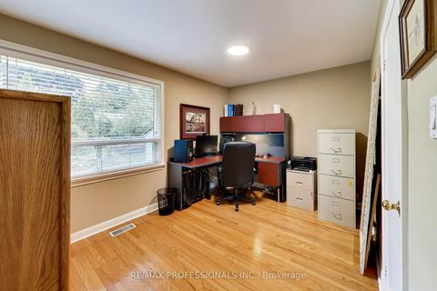 Photo 18 at 24 Beaverbrook Avenue, Rosethorn, Toronto