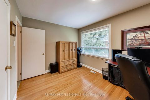 Photo 19 at 24 Beaverbrook Avenue, Rosethorn, Toronto