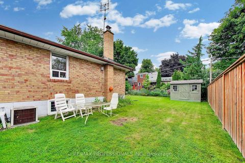 Photo 35 at 24 Beaverbrook Avenue, Rosethorn, Toronto