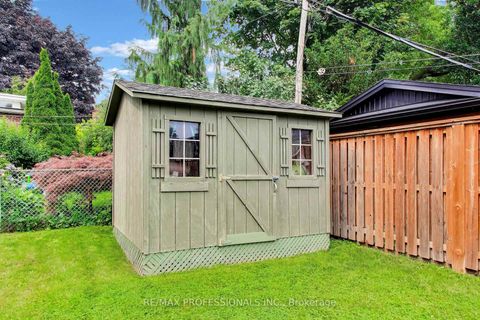 Photo 36 at 24 Beaverbrook Avenue, Rosethorn, Toronto