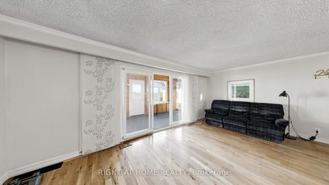 Photo 13 at 36 Shirlea Boulevard, Keswick South, Georgina
