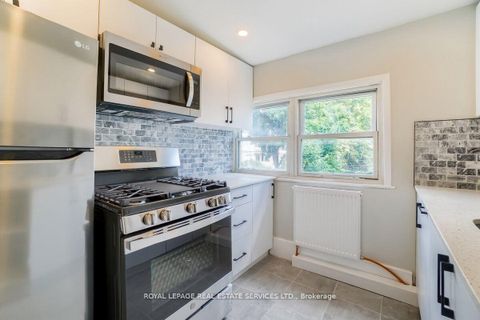 Photo 16 at 31 Tyndall Avenue, South Parkdale, Toronto