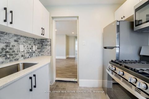 Photo 17 at 31 Tyndall Avenue, South Parkdale, Toronto