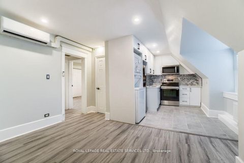 Photo 24 at 31 Tyndall Avenue, South Parkdale, Toronto