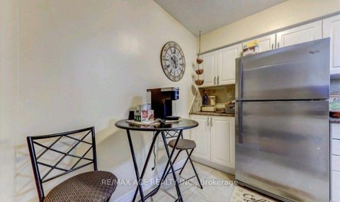 Photo 5 at 608 - 3420 Eglinton Avenue E, Scarborough Village, Toronto